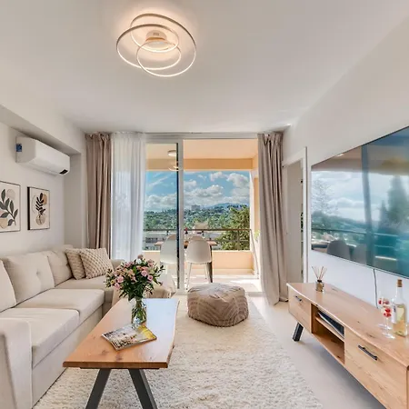 Newly Renovated Sunlit 3 Bdrm With Stunning Views Marbella