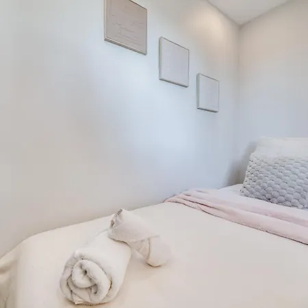 Newly Renovated Sunlit 3 Bdrm With Stunning Views Apartment Marbella