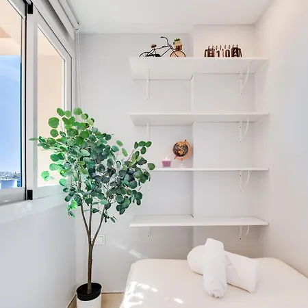 Newly Renovated Sunlit 3 Bdrm With Stunning Views Marbella