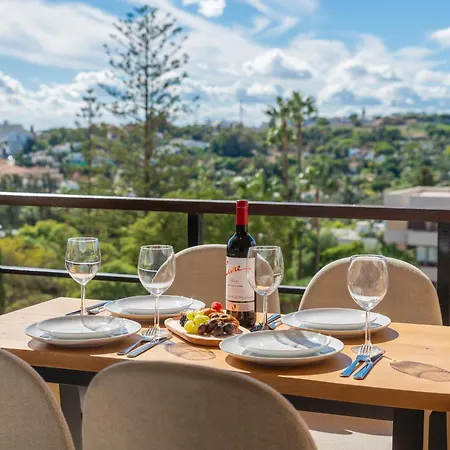 Apartment Newly Renovated Sunlit 3 Bdrm With Stunning Views Marbella