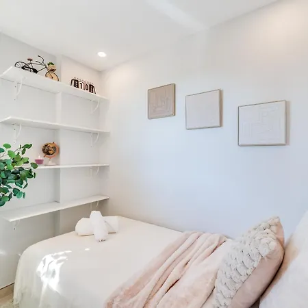 Newly Renovated Sunlit 3 Bdrm With Stunning Views Apartment