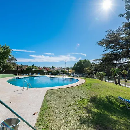 Apartment Newly Renovated Sunlit 3 Bdrm With Stunning Views